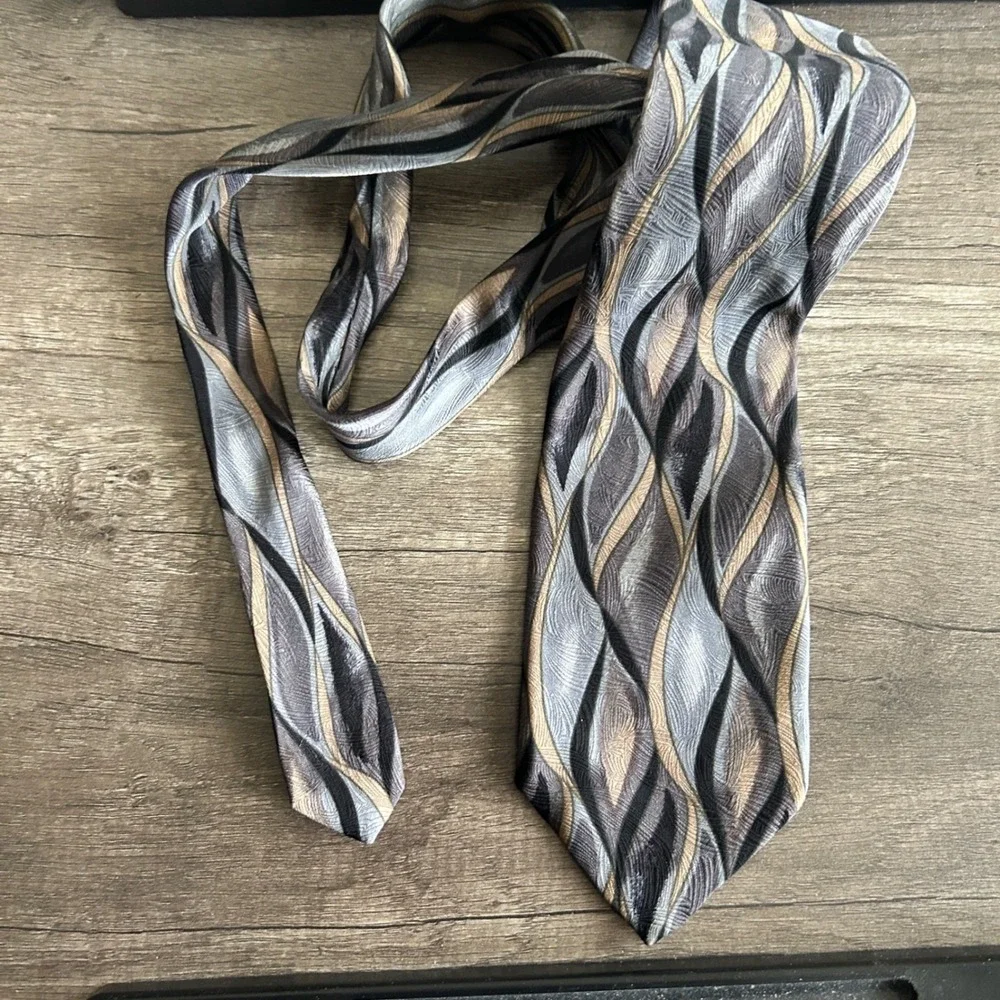 Tom James Men‎ Abstract Geometric Silk Necktie OS Grey Wavy Corporate Formal